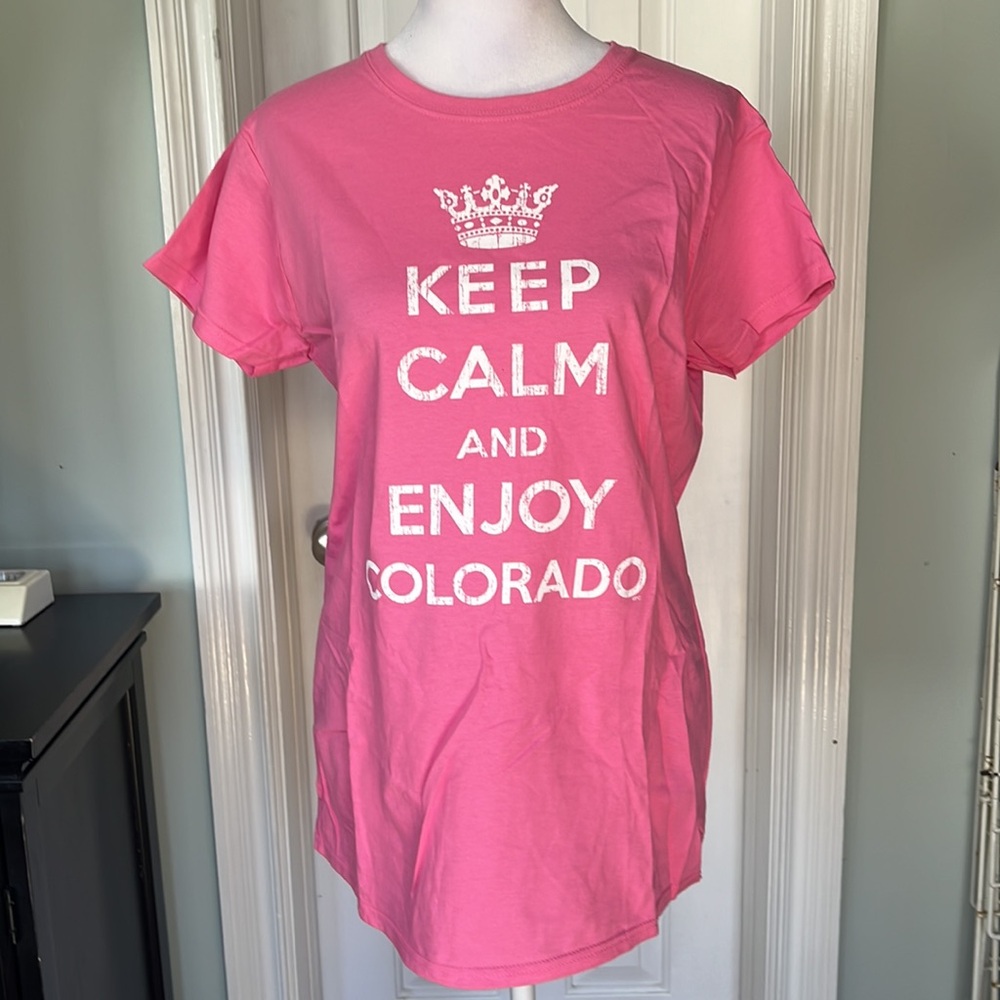 NWT Gilden T-Shirt. Keep Calm and Enjoy Colorado 100% Cotton SoftStyle Crew Neck